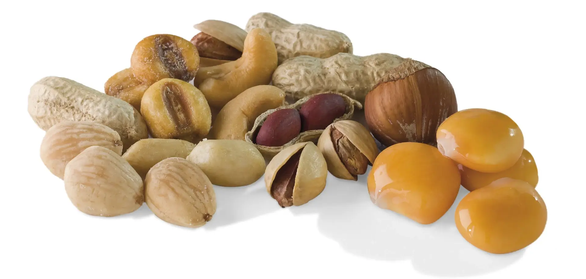 Frutos secos variados: almendras, cacahuetes, pistachos, avellanas y altramuces